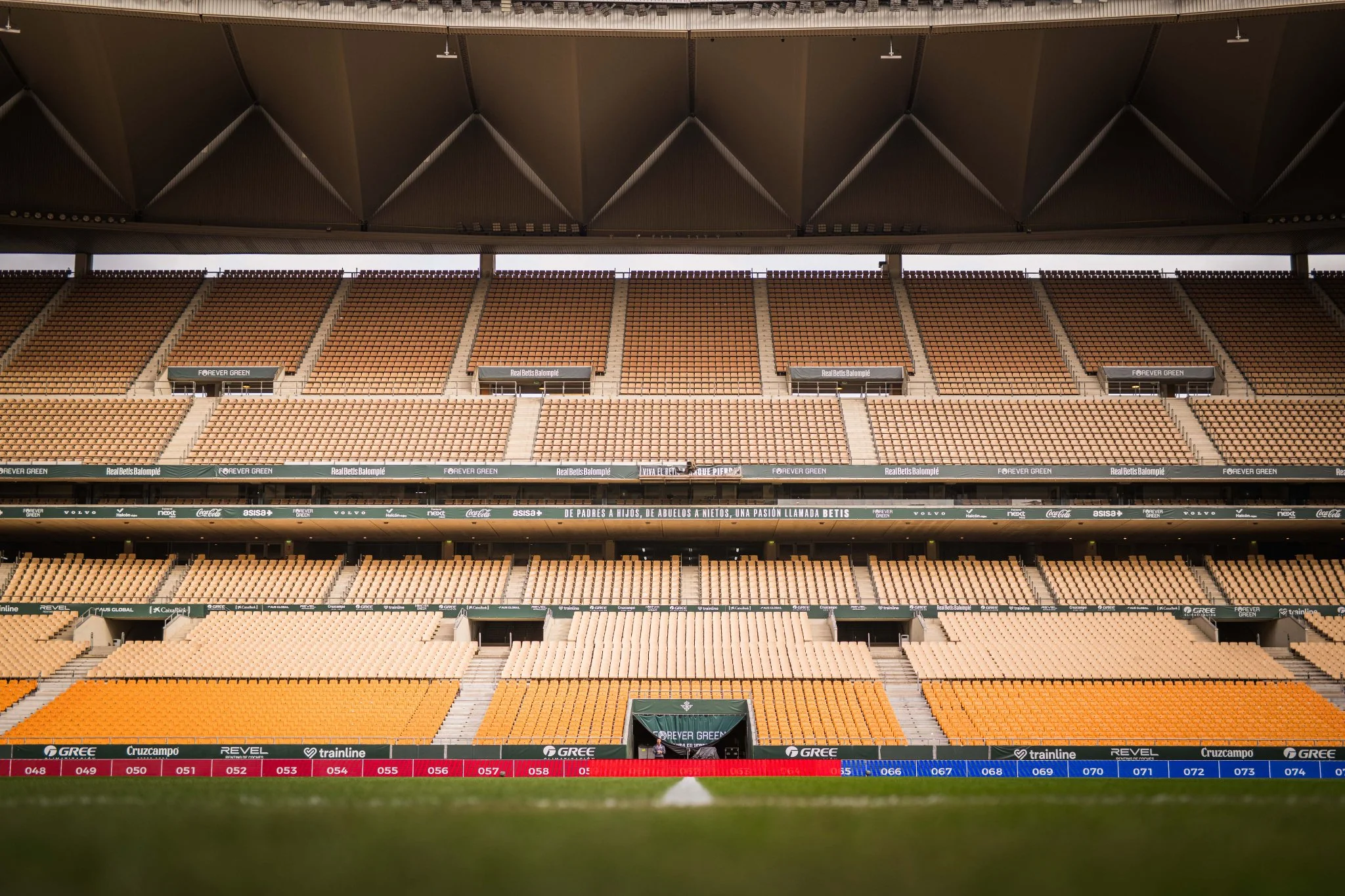 曼城欧冠决赛一球小胜，瓜迪奥拉成就三冠王伟业